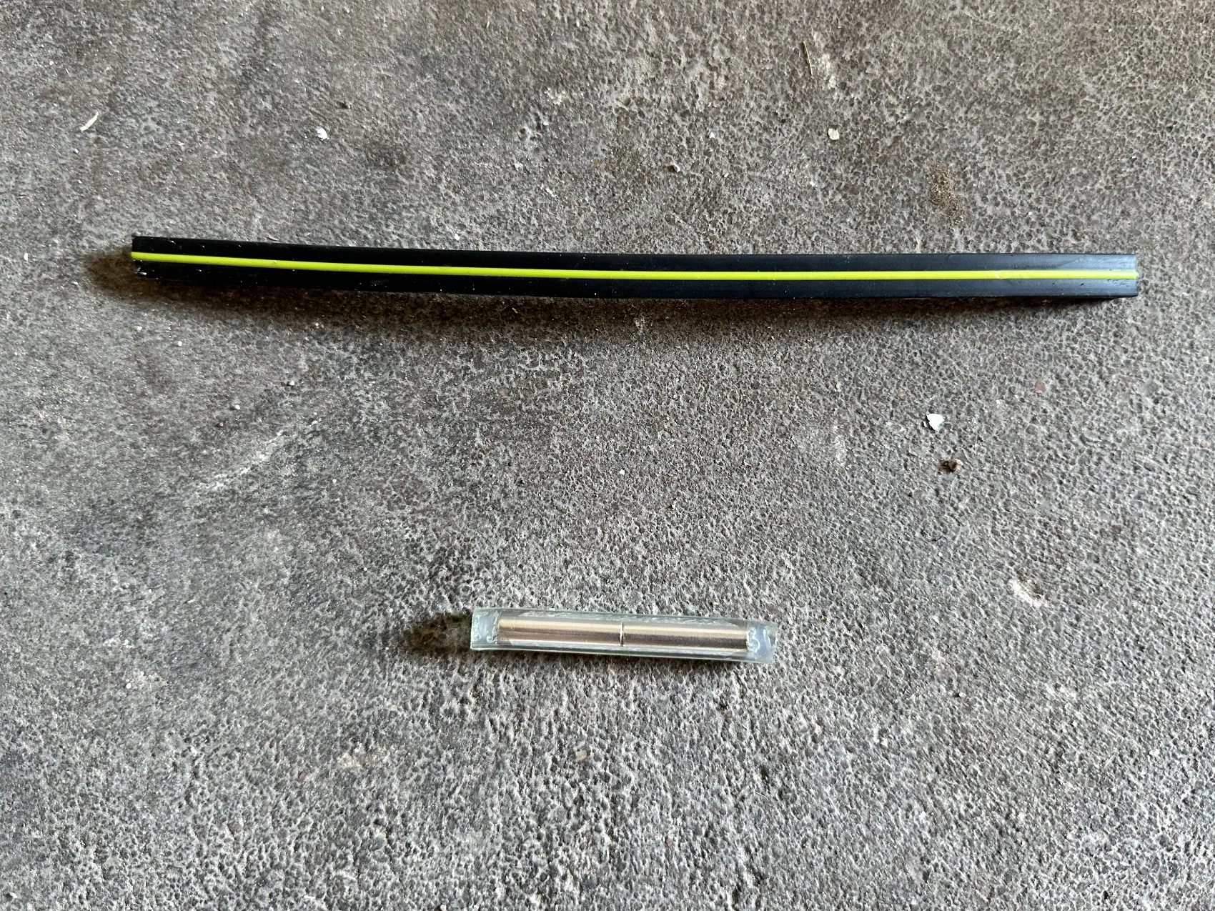 Size comparison tube
